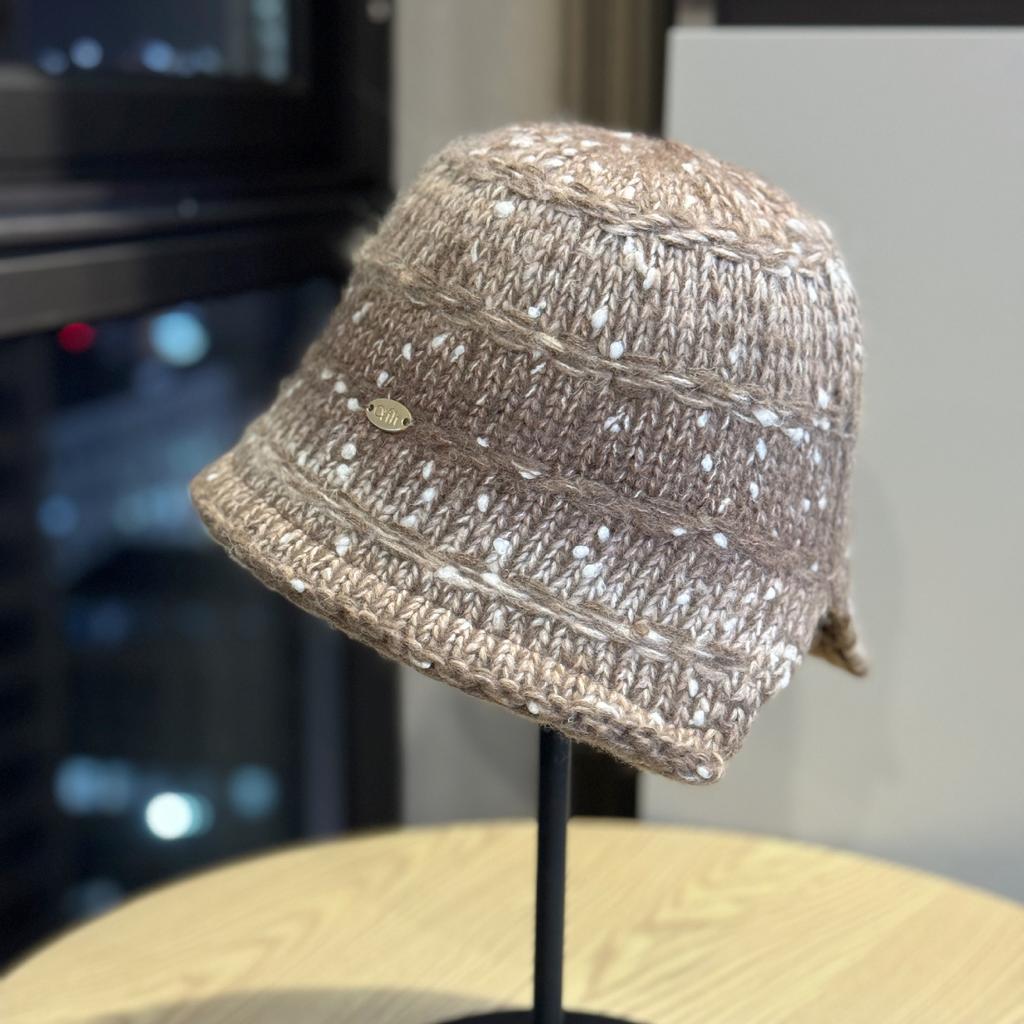 Autumn and Winter Gradient Knitted Fisherman's Hat for Women with Wide Brim Small Face Cold Protection Ear Protection Trendy Hat