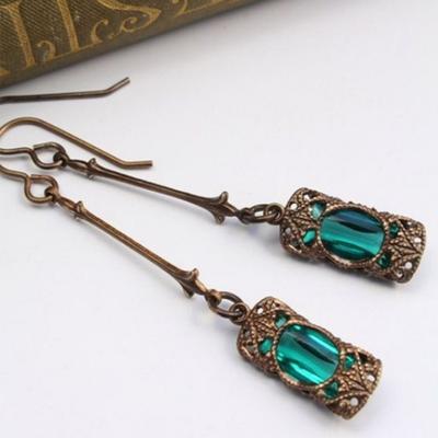 Vintage Damen-Ohrringe mit geschnitztem Kunstedelstein-Anhänger, baumelnder Haken-Ohrring-Schmuck