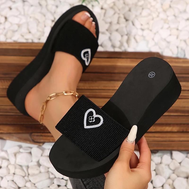 Mode Glitzernde Herzform Strass Schwarz Hausschuhe Damen Mode Elastisches Band Plateau Pantoletten Weiblich Neuer Stil Mittelhohe Absätze Hausschuhe Weiblich