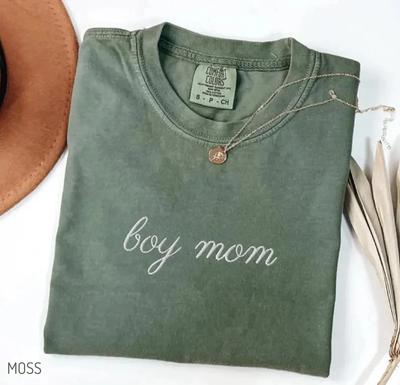 Κεντημένο Πουκάμισο 'Boy Mom' Comfort Colors Μπλουζάκι 'Mama' Δώρο Ημέρας της Μητέρας