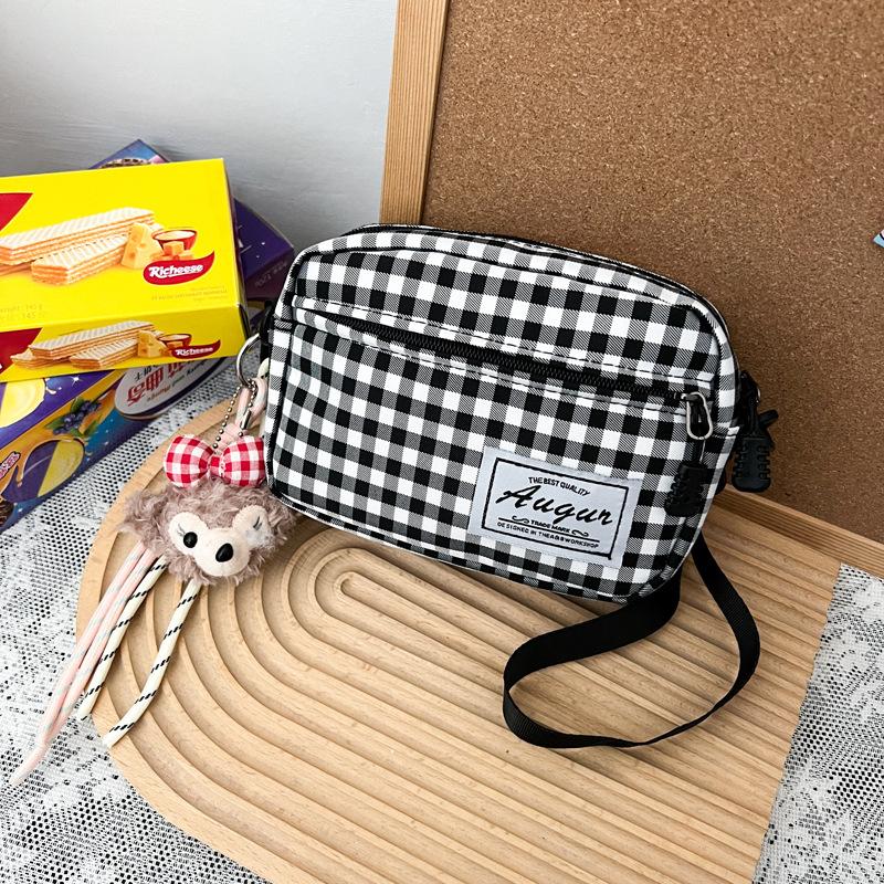 

2025 новая сумка для мобильного телефона модная сумка-мессенджер женская сумка студенческая корейская версия простая клетчатая маленькая сумка-саквояж мини маленькая сумка Without pendant