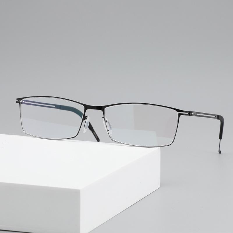 2023 Ultra-Lightweight Screwless Steel Square Myopia Glasses for Small Faces
