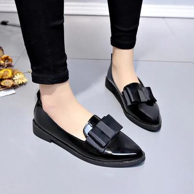 Modne buty damskie 2024 Wysokiej jakości wsuwane damskie baleriny Jesienne szpiczaste Solidne zwięzłe masywne obcasy Biuro Profesja Mokasyny
