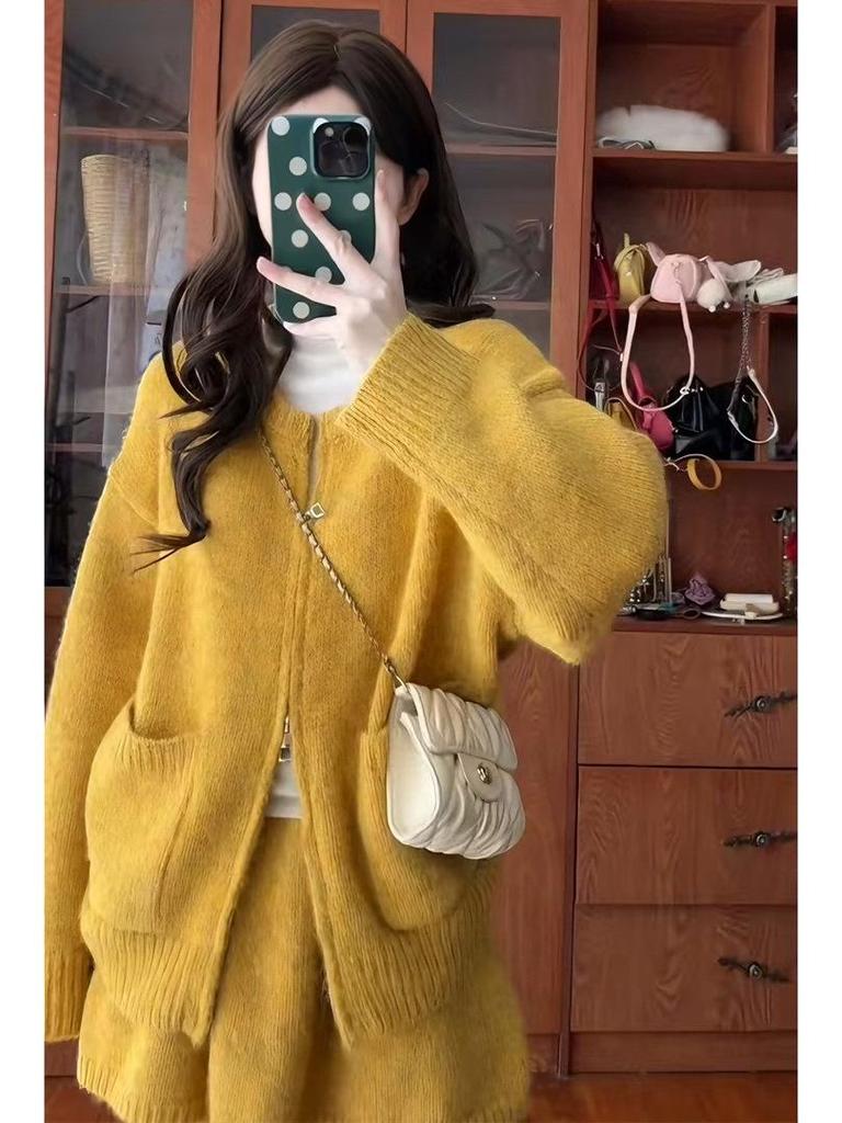 Französisches Chic Zweiteiler-Set Winter 2026: Schlankmachender Cardigan & Rock
