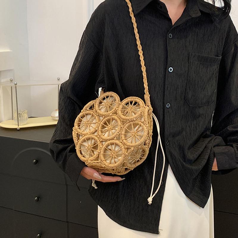 Summer Beach Straw Weave Bags Retro Cutout Crossbody Bags Travel Beach Straw Small Shoulder Bags For Women All-match Casual