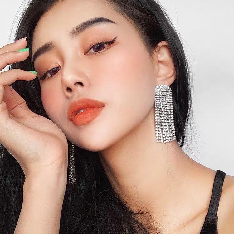 

Elegant Geometric Sparkling Diamond Earrings for Women