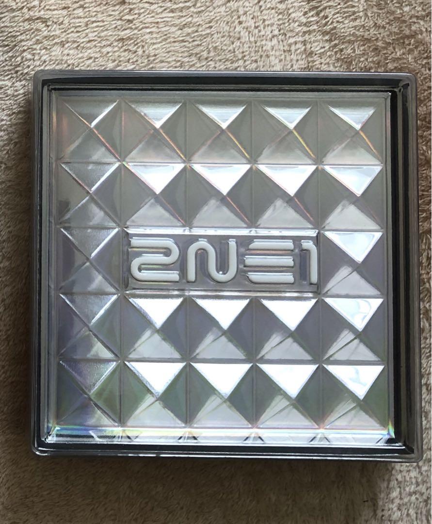

[USED] 2NE1 THE FIRST MINI ALBUM 2009 Korean edition