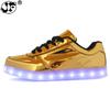 2025 Niedrig Hilfe klassischer Außenhandel neue goldene silberne Licht LED leuchtende Schuhe USB-Aufladung Stern mit Blitzschuhen jik90