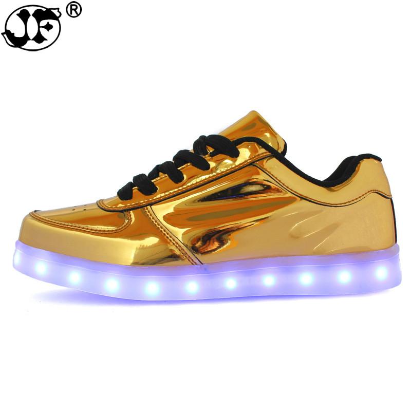 2025 Niedrig Hilfe klassischer Außenhandel neue goldene silberne Licht LED leuchtende Schuhe USB-Aufladung Stern mit Blitzschuhen jik90