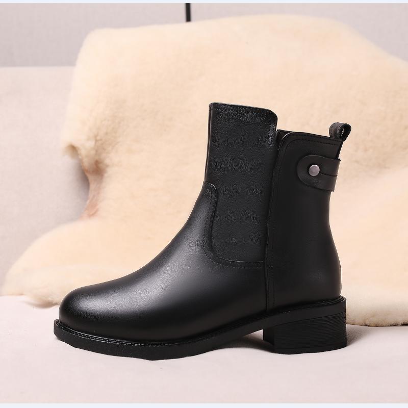 Fashion AIYUQI Women Winter Boots Anti Slip 2025 New Genuine Leather Women Short Boots Large Size 41 42 43 Wool Women Motorcycle Boots