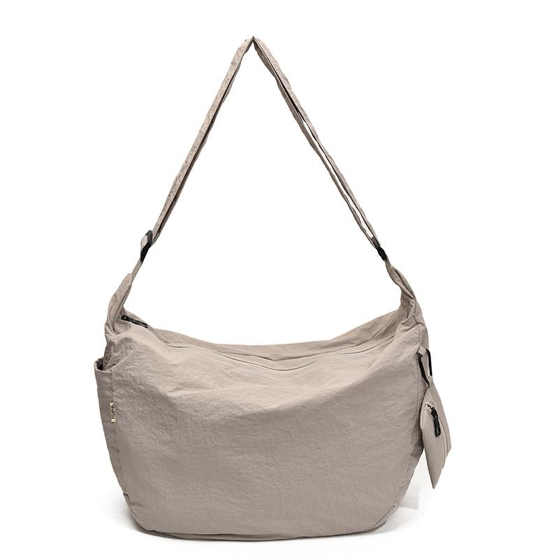 Premium texture bag women's large-capacity new casual niche messenger bag autumn and winter commuter dumpling bag