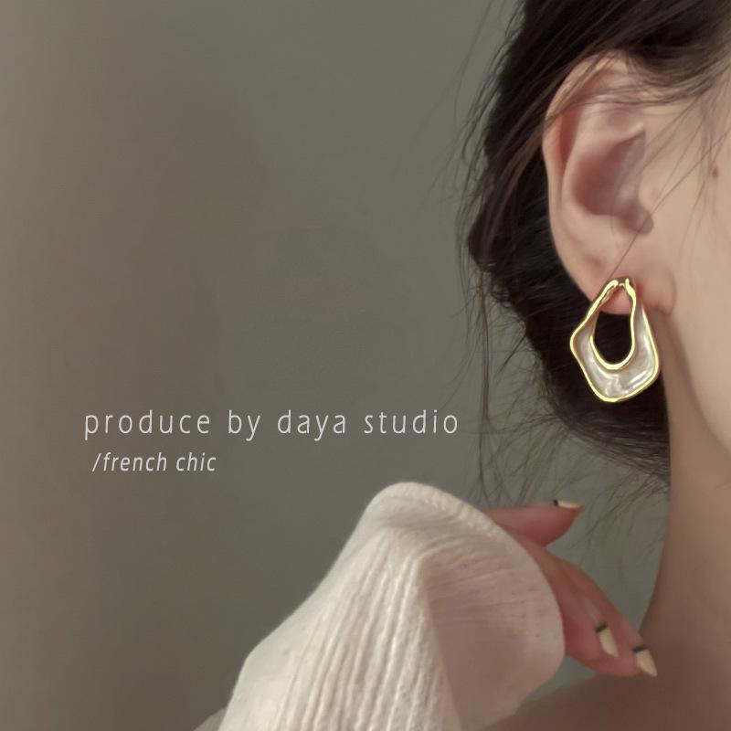 French Retro Drip Glaze Twisted Oval Earrings - Minimalist Luxury Studs