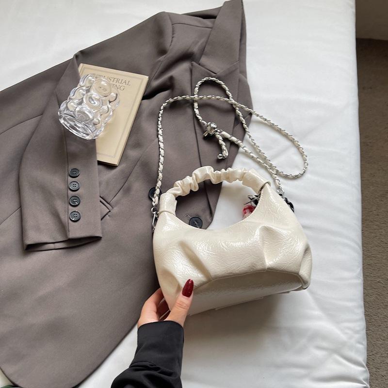 Folded Handbag Women's 2025 Summer New High-value Dumpling Bag Fashionable Foreign Style Chain Commuter Messenger Bag