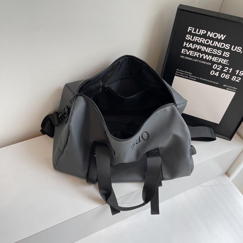 Fitness Bag, Clothes Storage Bag, Duffel Bag, Waterproof Short-distance Luggage Bag, Shoulder Bag, Portable Short-distance Travel Bag.
