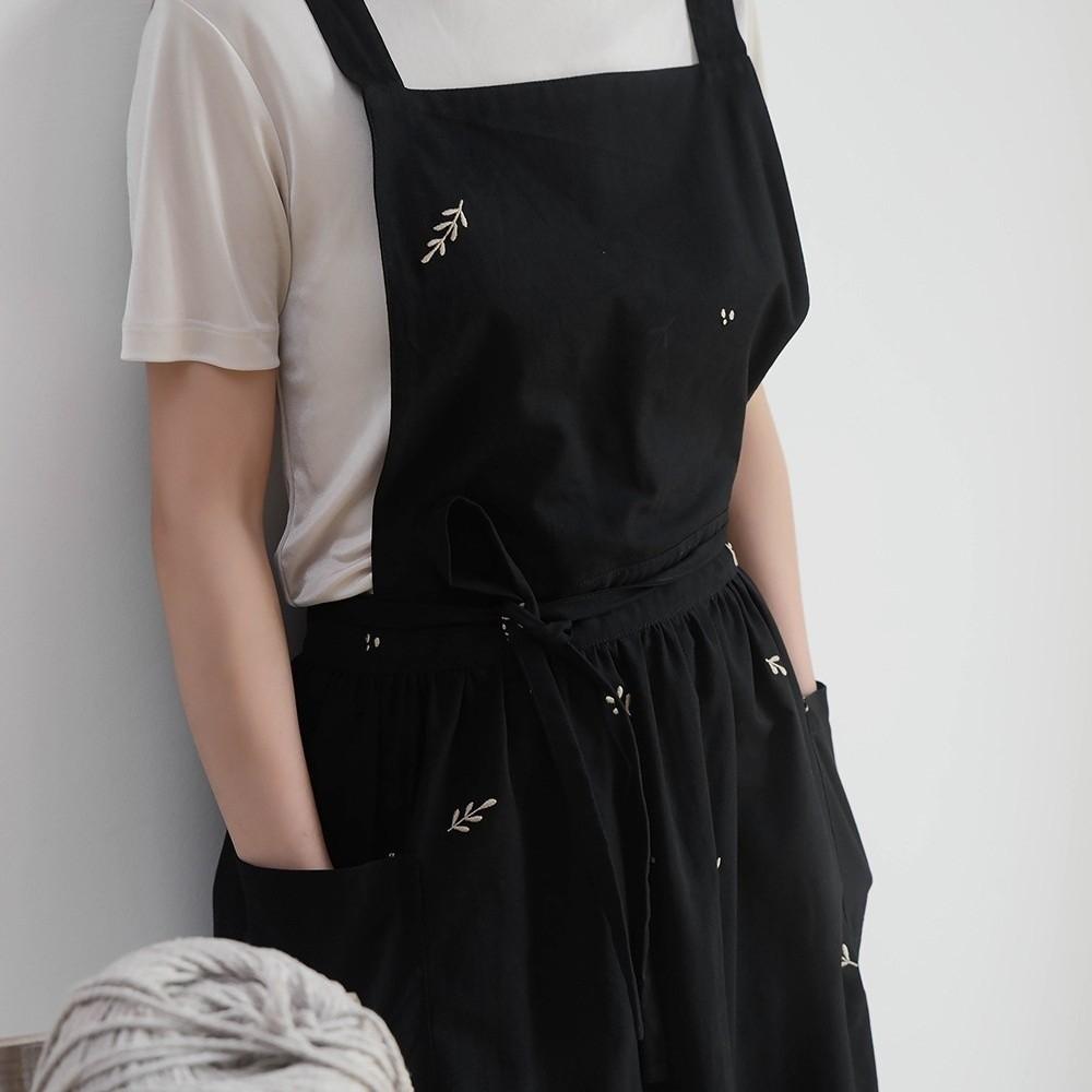 Baumwoll-Küchenschürze Stickerei Blume Kreuzrücken-Schürze Neues Kleid Schürze Kochaktivitäten