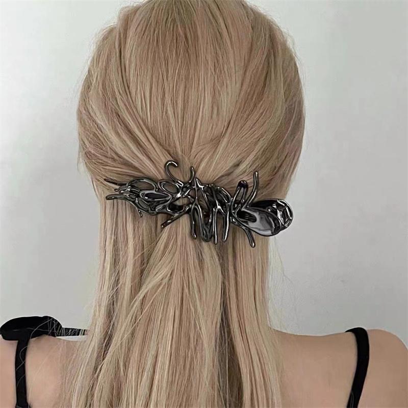 Y2K Geometric Women Hair Claw Clip Large Metal Shark Hair Clips Personality Nonslip Girls Grab Clamps Hair Accessories