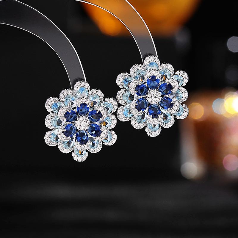 Women's Light Luxury Design Elegant Inlaid Zircon Flower Earrings Fashionable And Versatile Niche Design Earrings