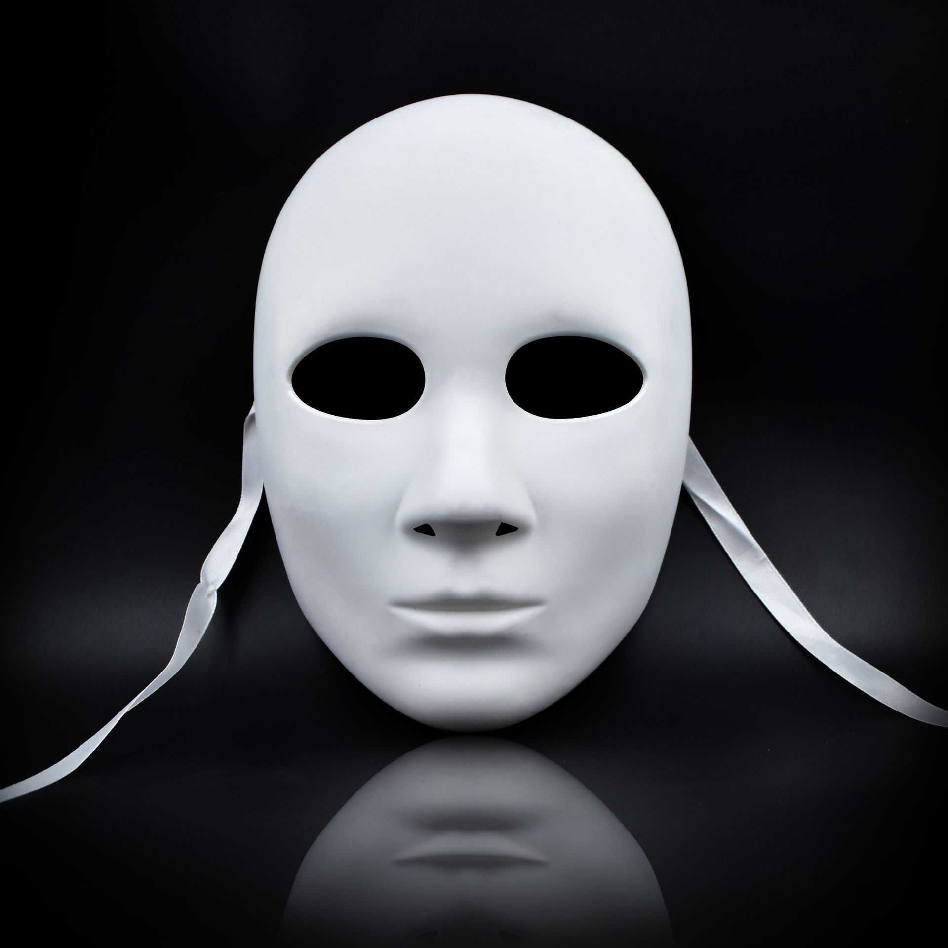 

DIY Blank Face Mask Cosplay White Hand-Painted Doodle Thicken Plastic Masks Carnival Masquerade Halloween Party Costumes Props