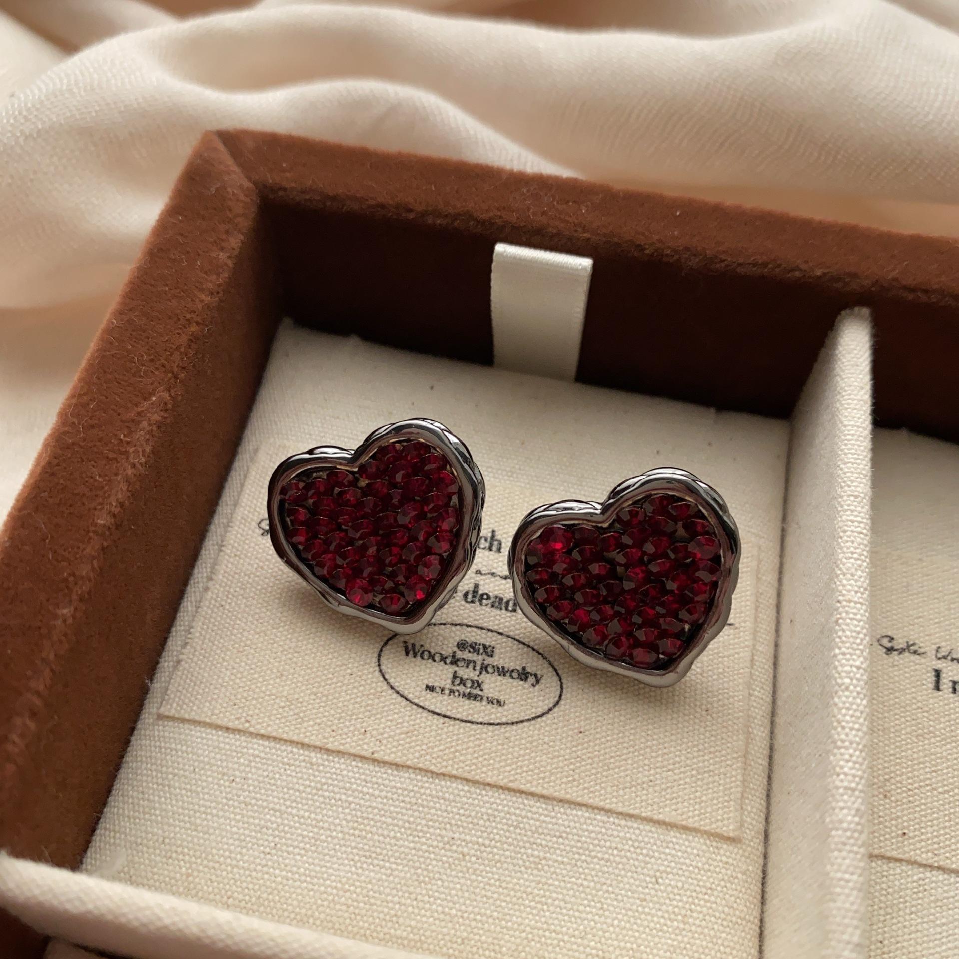 Lucky Four-Leaf Clover Romantic Heart-Shaped Dream Star Stud Earrings Light Luxury Bright Niche Daily Versatile