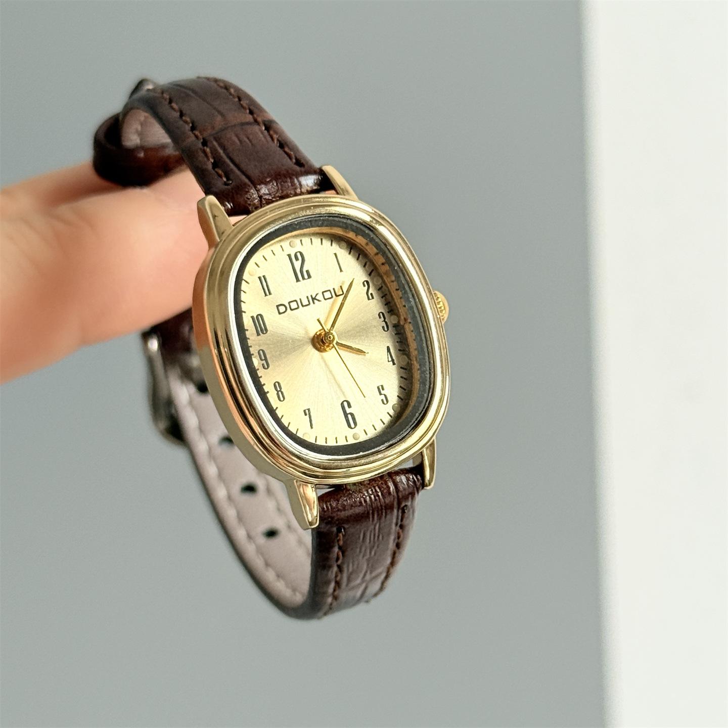 Niche High-Value Wind Oval Disc Retro Watch Women S Literary Exquisite Leisure Belt