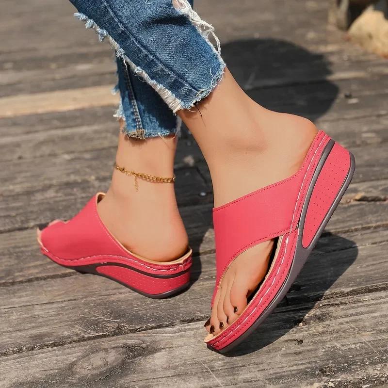 Fashion Summer Women Concise Round Toe Platform Outdoor Slippers 2025 Light Open Toe Fashion Shoes for Women Classic Women's Slippers