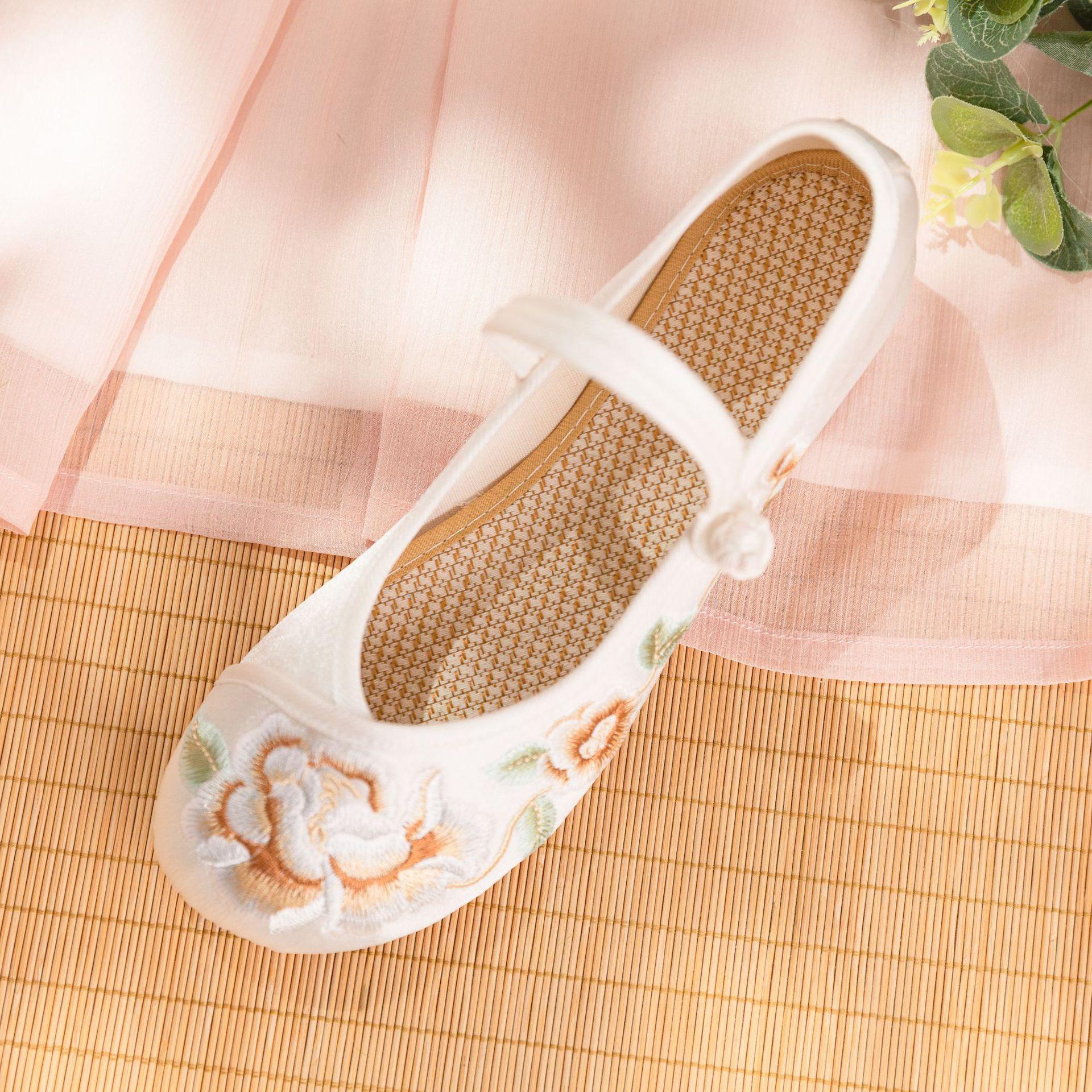 [Цветочная группа] Летние женские туфли из шелкового атласа в этническом стиле с вышивкой — фото 8