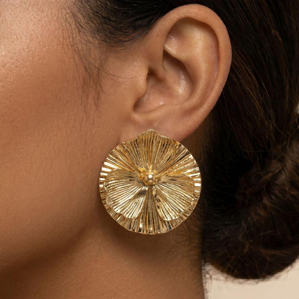 European & American Stylish Irregular Flower Stud Earrings for Women's Elegant Personality