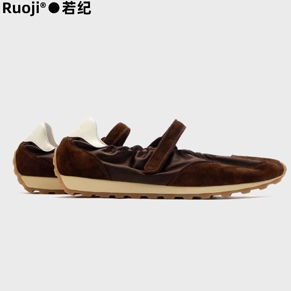 2025 new red Mary Jane women's shoes spring new pleated sports and leisure shoes retro ballet training shoes