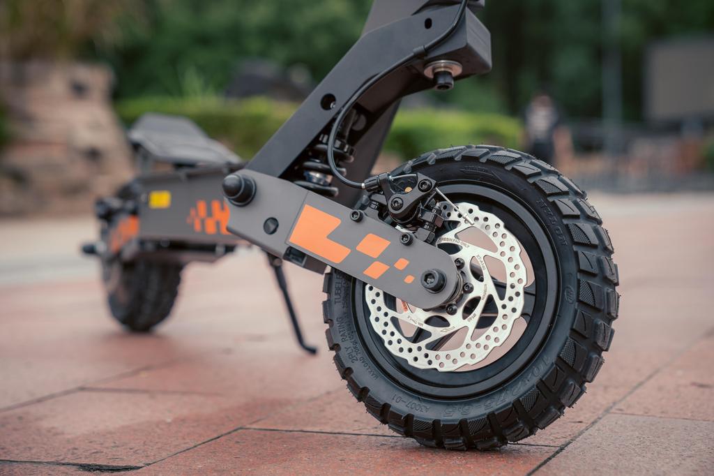 Kukirin G2 Folding Electric Scooter, 800W Motor, 45km/h, 48V 15.6Ah Battery, Dual Disc Brake, 10 Inch Vacuum Tire