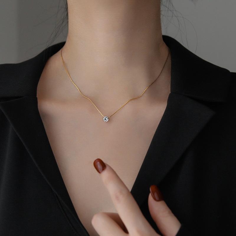 Mini Round Diamond Pendant Necklace For Women, With A Light Luxury And Niche Design, Fresh And Versatile Collarbone Chain Accessory