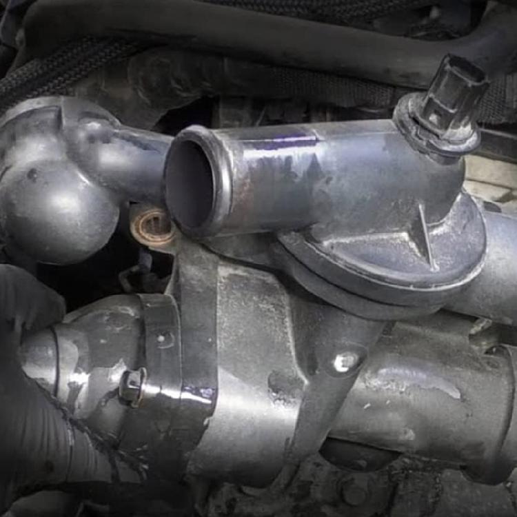 Ersatzthermostat mit Gehäuse Auto Motor Kühlmittel Thermostatgehäuse Baugruppe Autozubehör