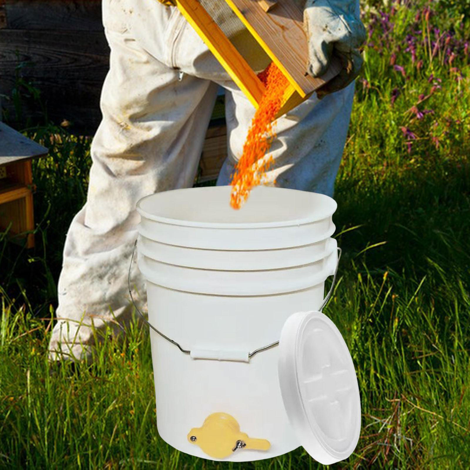 

20L Honey Dispenser Bucket with Gate and Handle for Farm Harvesting білий