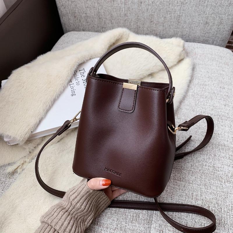 Popular Small Bag Women's New Trendy Fashion Autumn Portable Bucket Bag Feeling Simple Shoulder Messenger Bag