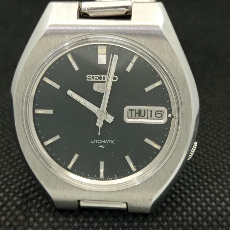 MONTRE VINTAGE SEIKO 5 AUTOMATIQUE 7009A JAPON POUR HOMMES CADRAN ORIGINAL a415772-2 SKU621d-a415772