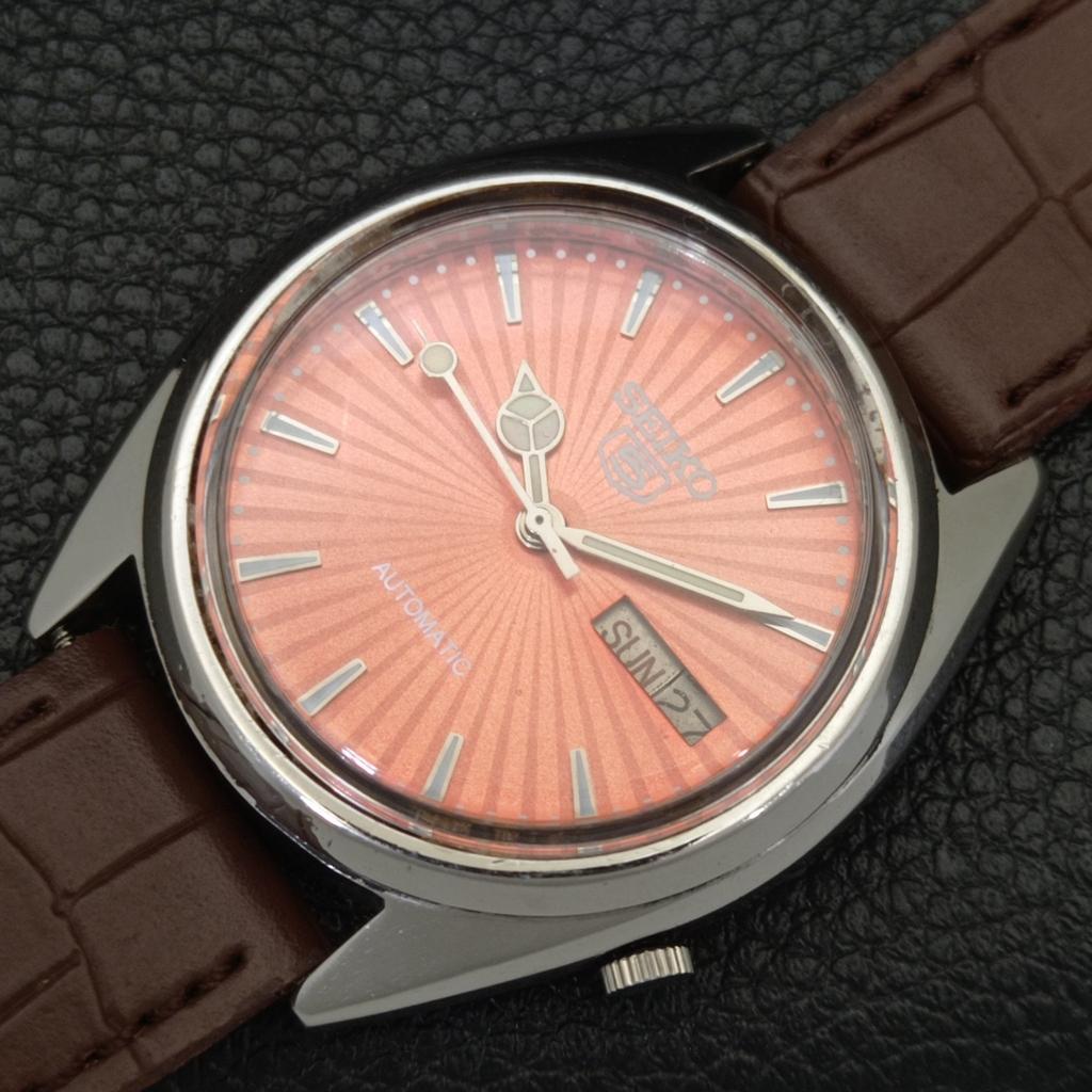 AUTOMATIC VINTAGE SEIKO 5 JAPAN 7009A MENS ORANGE COLOR DIAL WATCH a701267-5 R206a-a701267