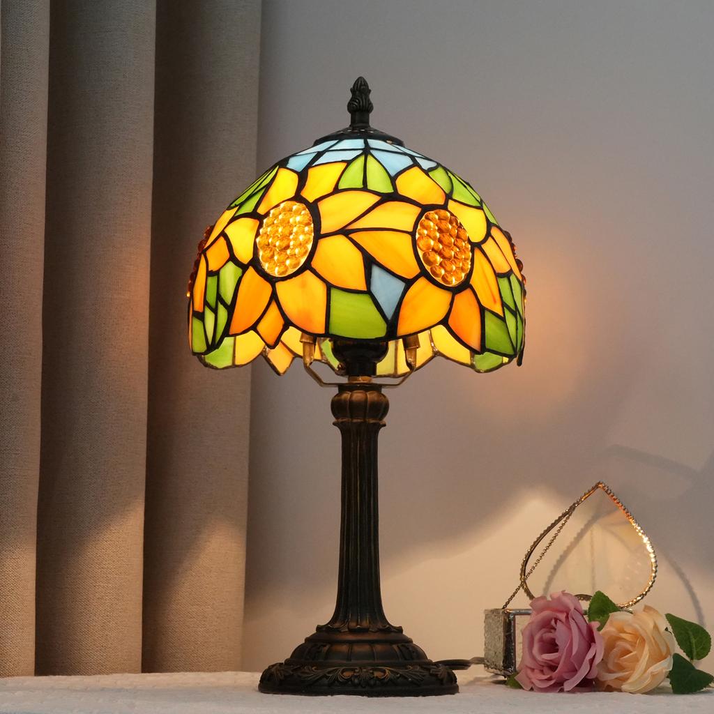Pastoral style Lamp Stained Glass Table Lamp Sunflower Bedside Table Lamp for Bedroom Living Room Aesthetic Cute Home Decor Gift