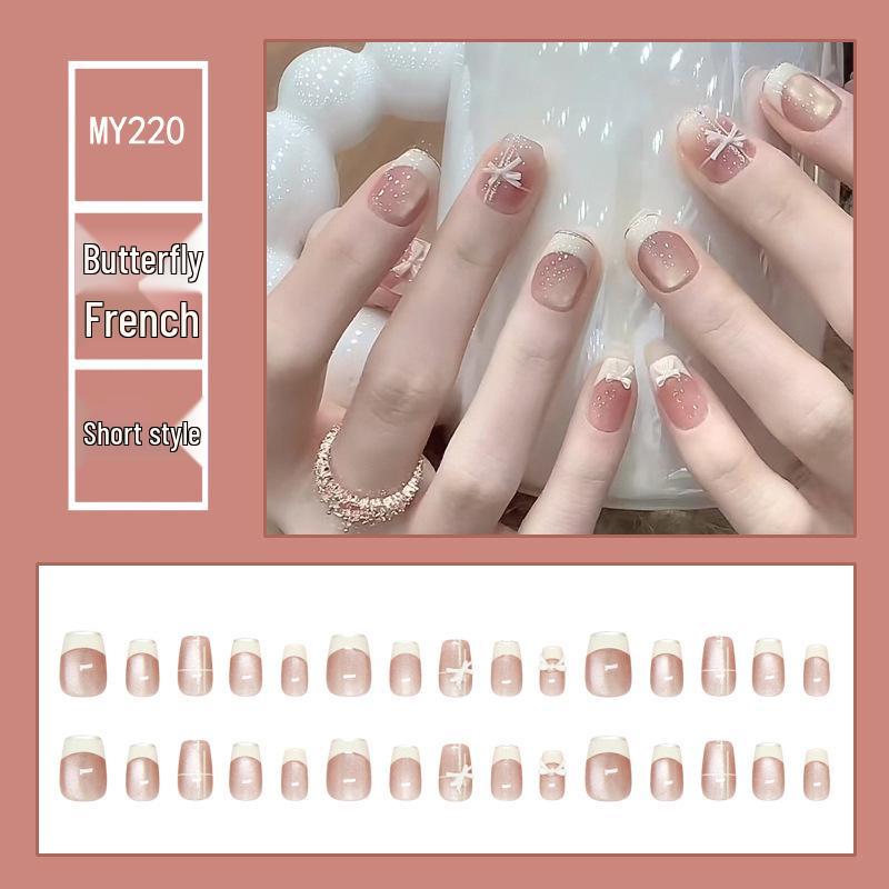 Chasing Light Cat's Eye Crystal Nails: Handmade, Detachable, Flash Diamond Design for Trendy, Stylish Looks.