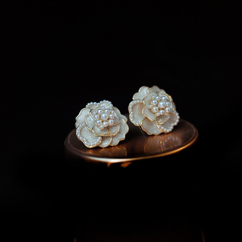 2023 Trendy S925 Sterling Silver Camellia Pearl Enamel Stud Earrings - Simple & Fashionable Accessories