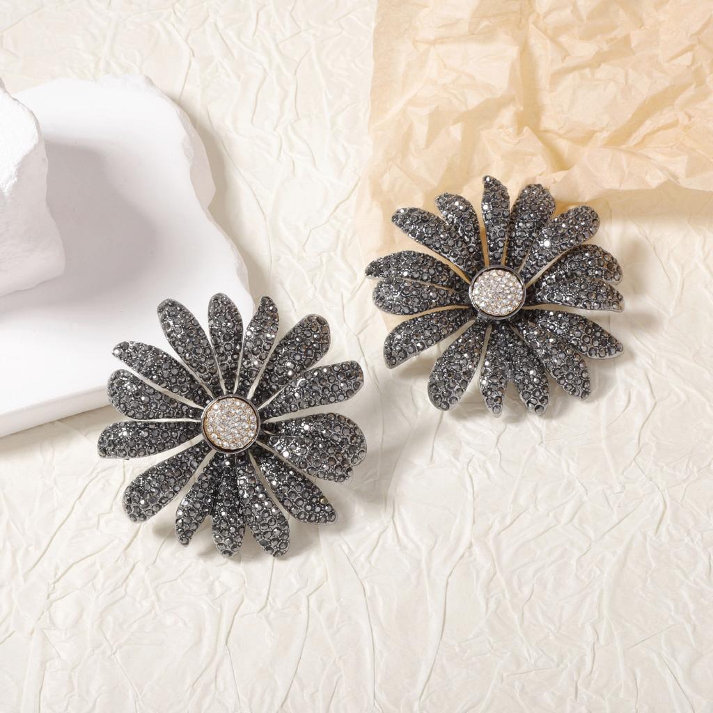 Exaggerated Exquisite Heavy Industry Alloy Full of Diamonds Temperament Big Flower Stud Earrings Medieval Fashion Party Women's Models