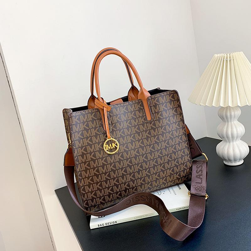 

Повседневная универсальная большая вместительная сумка через плечо для девочек, женская сумка-тоут с буквенным принтом, модная легкая роскошная классическая сумка из искусственной кожи