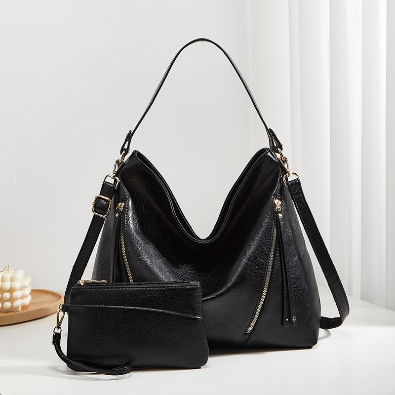 Underarm Bag with A Large Capacity, Featuring A Diagonal Crossbody Style, Suitable for Petite Mother-daughter Pairs.