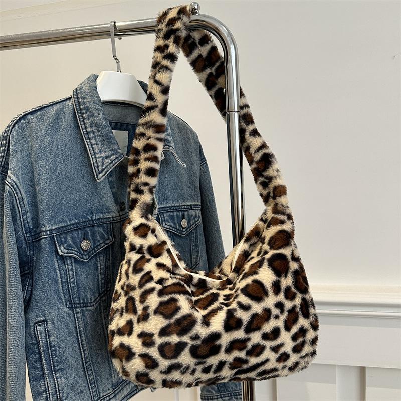 

2025 Fall/Winter New Korean Version of High-end Wool Bag Women s Bag Fashion Plush Bag Temperament Girl Shoulder Bag Armpit Bag хаки