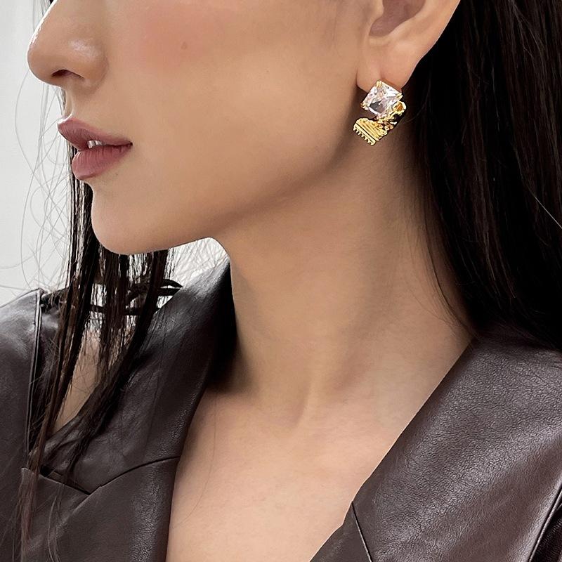 French 911 Silver Needle Sweet Asymmetrical Personality Stud Earrings Fashion Design Zircon Stud Earrings Earrings