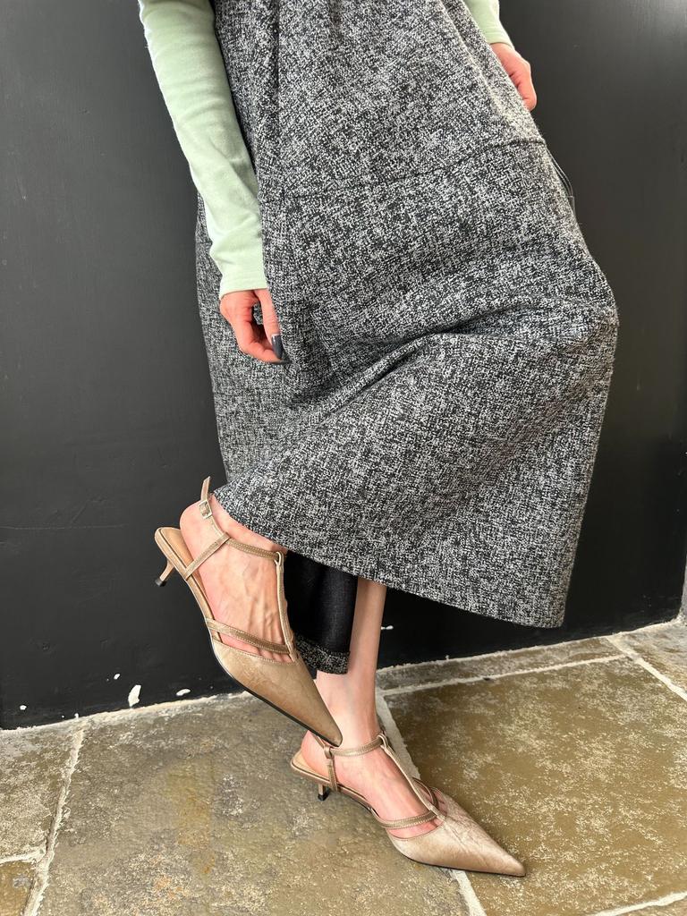 Simple Niche Design Fashion Single Shoes 2025 Summer New Empty Bag Head Sandals Short Heel Skirt Women's Shoes