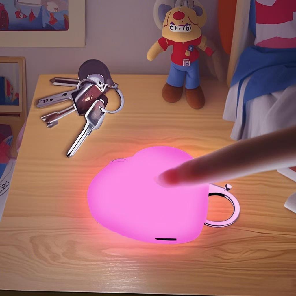 1PC Heart-shaped Mini Night Light, with a Built-in Battery, Can Be Hung On a Handbag, Keychain, or Used As a Desktop Decoration.