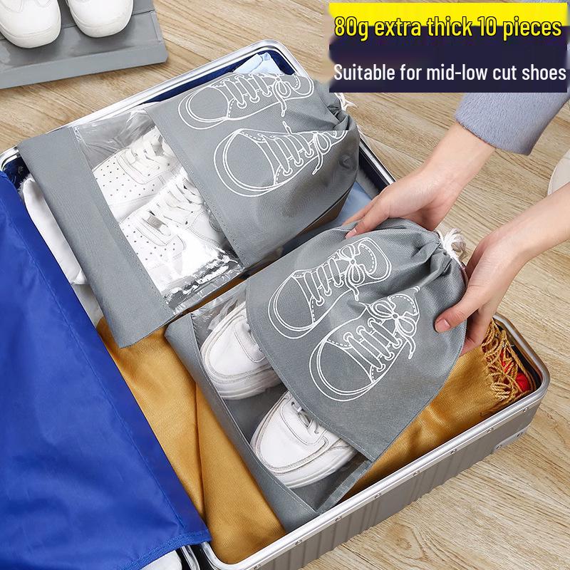 Průhledný prachotěsný úložný a cestovní obal na bílé boty