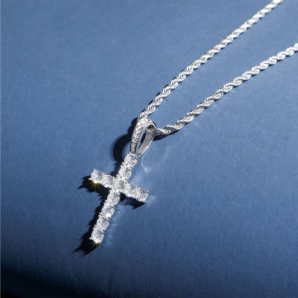 Collana con Crocifisso in Zirconia Cubica Unisex Elegante Collana con Pendente in Argento Gioiello Fashion Statement Regalo