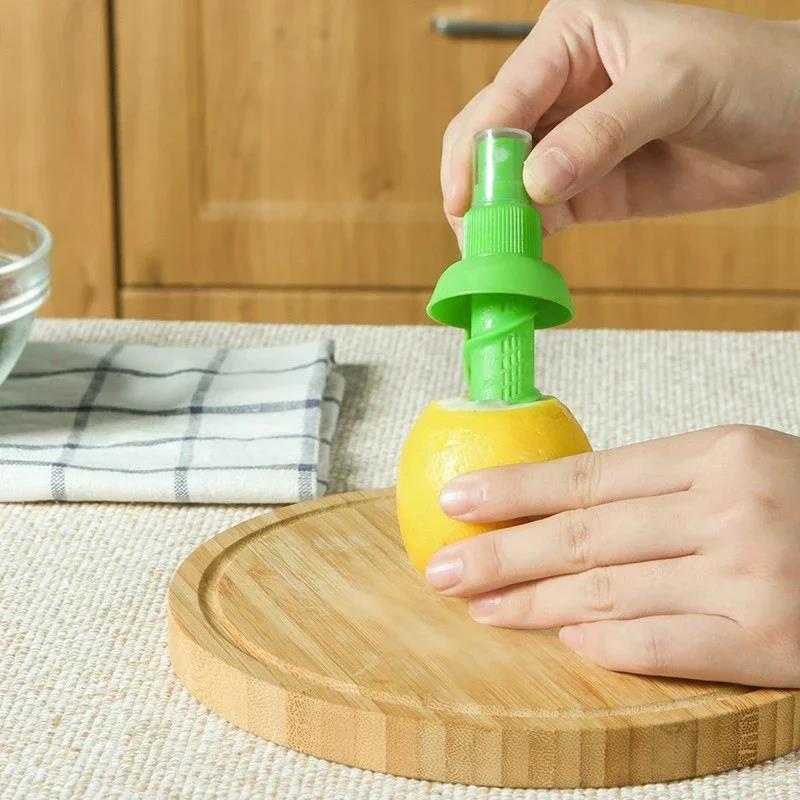 1PC Kitchen Gadgets Lemon Sprayer Fruit Juice Citrus Spray Orange Juice Squeeze Fruit Squeezer Kitchen Cooking Tools New 4