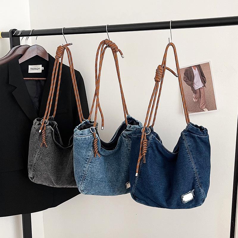 Damen 2025 Denim Schulter-Tote mit großem Fassungsvermögen - Trendig & Strukturiert