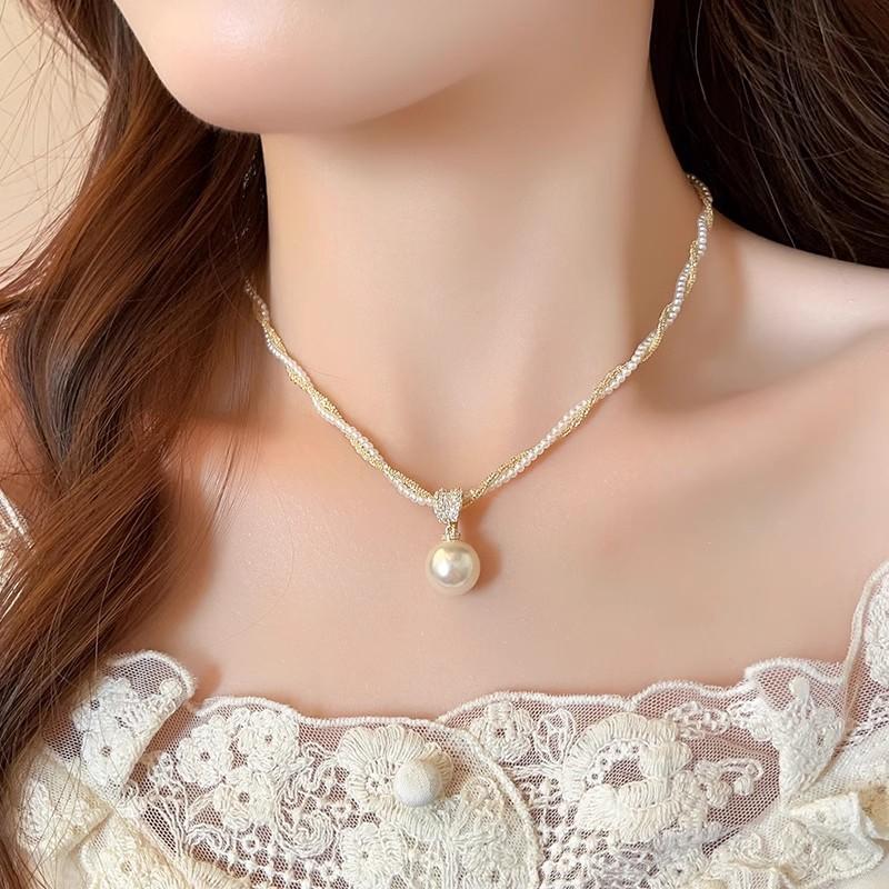 Light Luxury Pearl Choker Necklace Vintage Elegant Womens Necklace Fashion Versatile Crystal Collar Jewelry